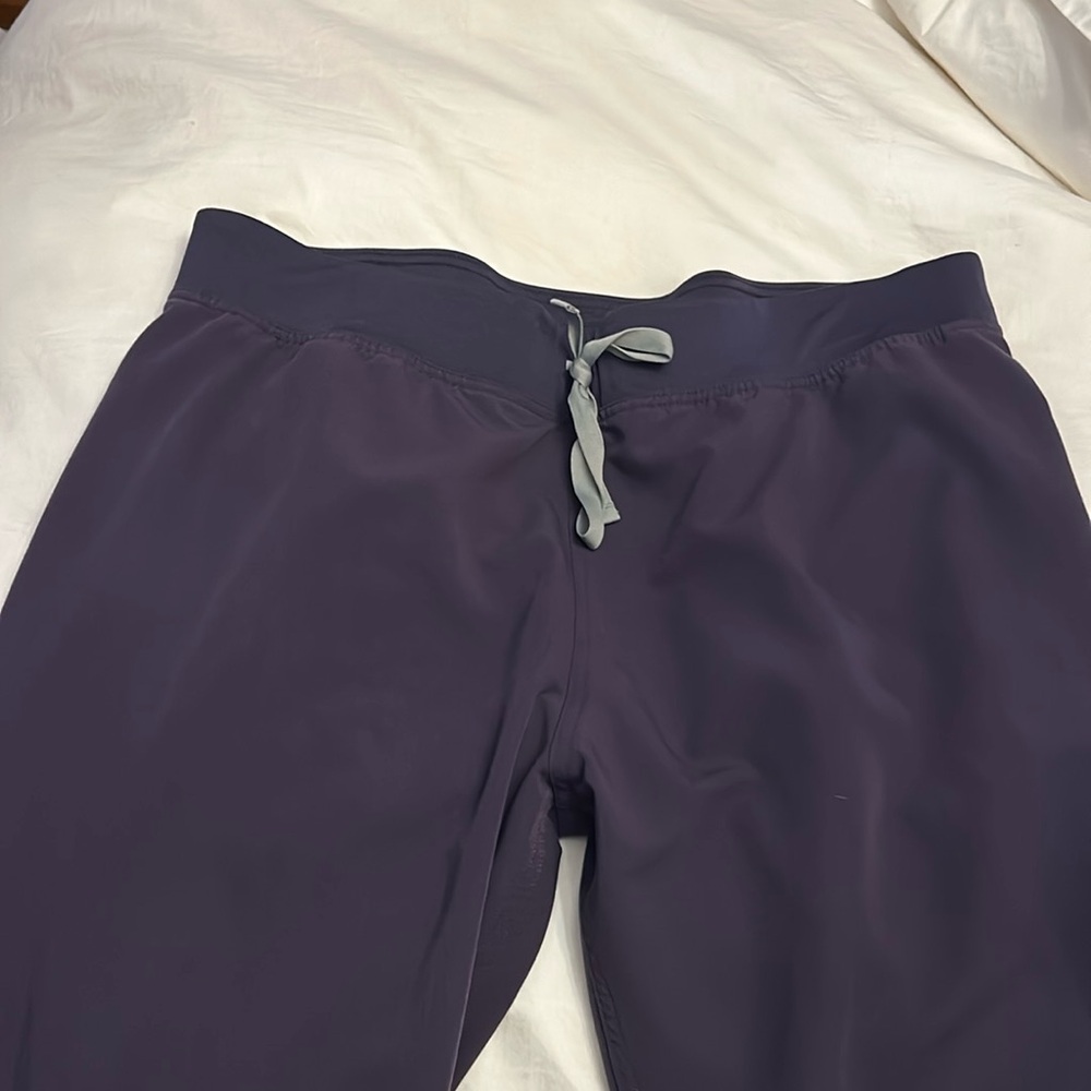 Figs purple shadow Livingston Pants xl